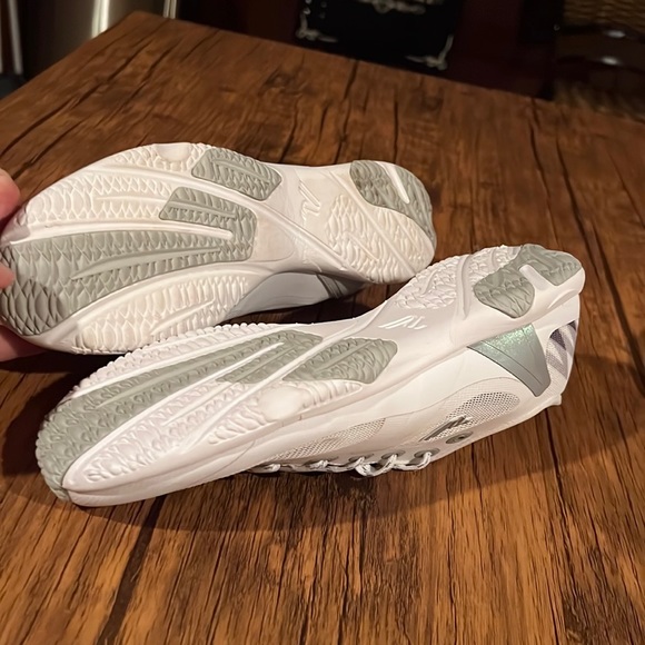 Varsity Shoes Varsity Ascend Cheer Shoes 6 65 Poshmark